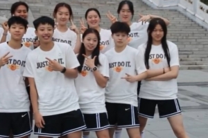 夜游咸阳！国青女篮在参加U19女篮世界杯前获得难得放松的机会