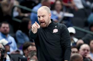 世俱杯下注-Shams：詹金斯今早被灰熊队叫到办公室当面解雇 令人震惊！